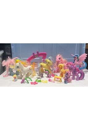 My Little Pony G3 G4 Figure Lot Hasbro Ponyville Princess Celestia Twilight